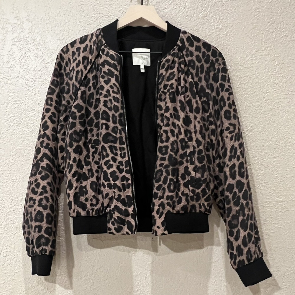 Joie Julita 100% silk Leopard Print Bomber Jacket sz XS